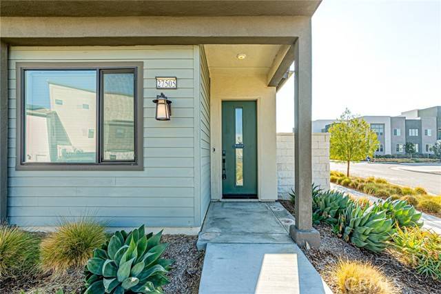Valencia (santa Clarita), CA 91381,27505 Illumination Court