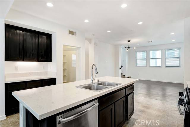 Sylmar (los Angeles), CA 91342,13219 Shaw Lane