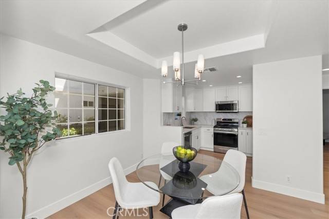 Sherman Oaks, CA 91423,4455 Hazeltine Avenue #103