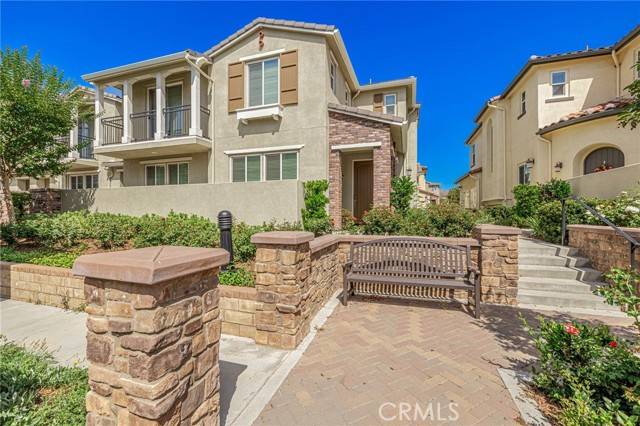 Valencia (santa Clarita), CA 91354,28752 Calle De La Paz Drive