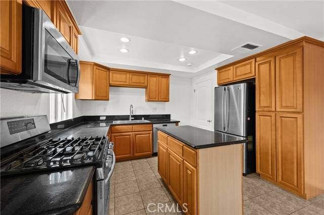 Tarzana (los Angeles), CA 91356,18333 Hatteras Street #41