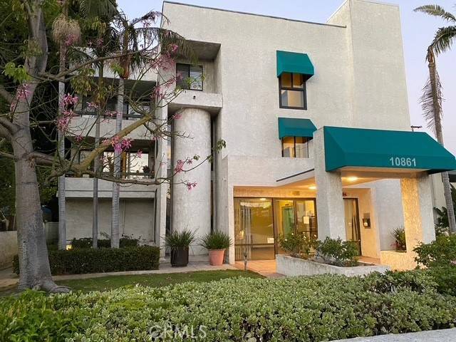 North Hollywood (los Angeles), CA 91602,10861 Moorpark Street #203