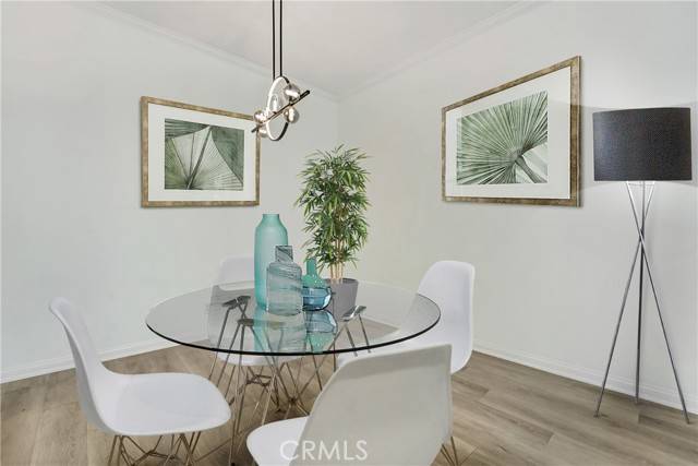 North Hollywood (los Angeles), CA 91602,10861 Moorpark Street #203