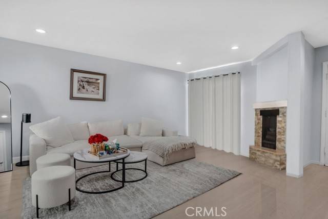 Sherman Oaks, CA 91423,14319 Addison Street #4