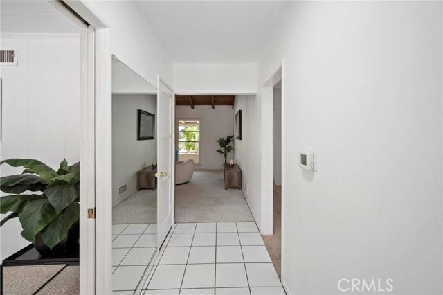 Van Nuys (los Angeles), CA 91406,6820 Encino Avenue
