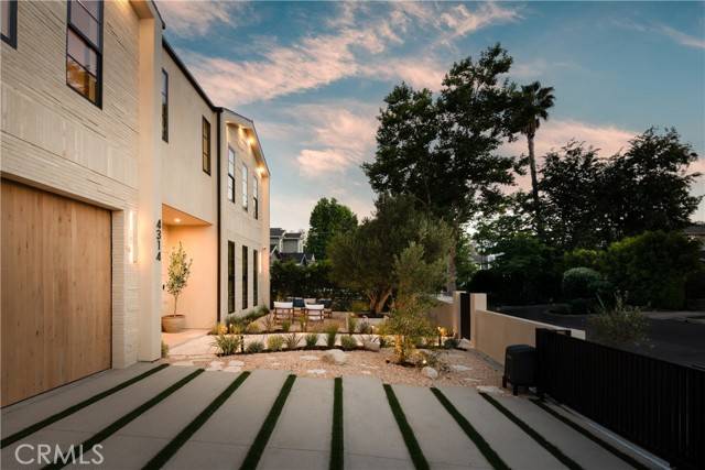 Studio City (los Angeles), CA 91604,4314 Teesdale Avenue