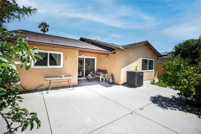 Winnetka (los Angeles), CA 91306,20716 Community Street