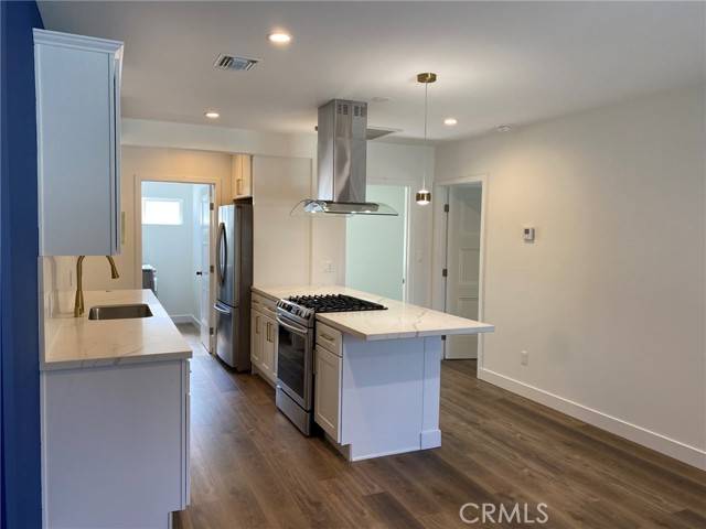 Woodland Hills (los Angeles), CA 91364,5024 Topanga Canyon Boulevard