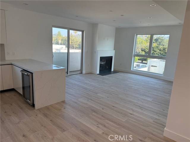 Studio City (los Angeles), CA 91604,4214 Fulton Avenue #303