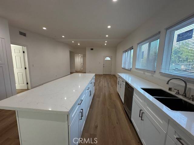 Reseda (los Angeles), CA 91335,19432 Keswick Street