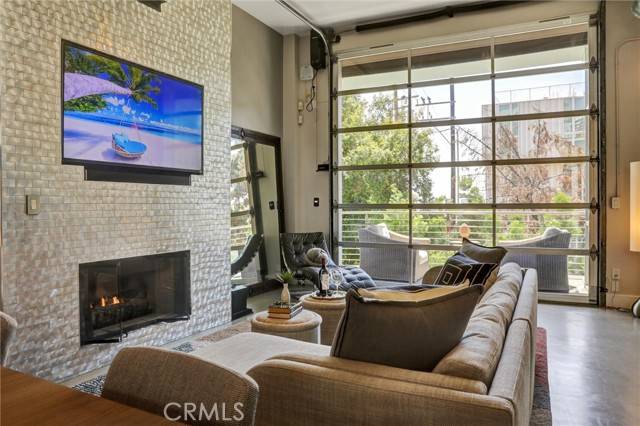 West Hollywood, CA 90069,1152 N La Cienega Boulevard #203