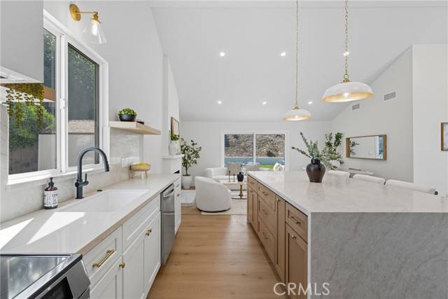 Thousand Oaks, CA 91360,226 Tennyson Street