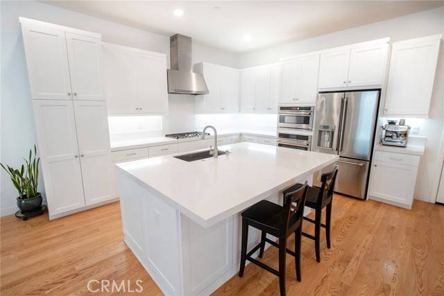 Valencia (santa Clarita), CA 91381,27136 Purple Sage Court