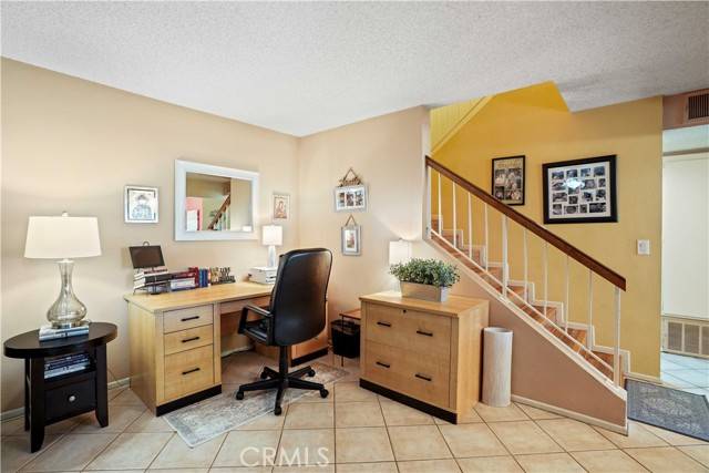 Northridge (los Angeles), CA 91324,18526 Mayall Street #L