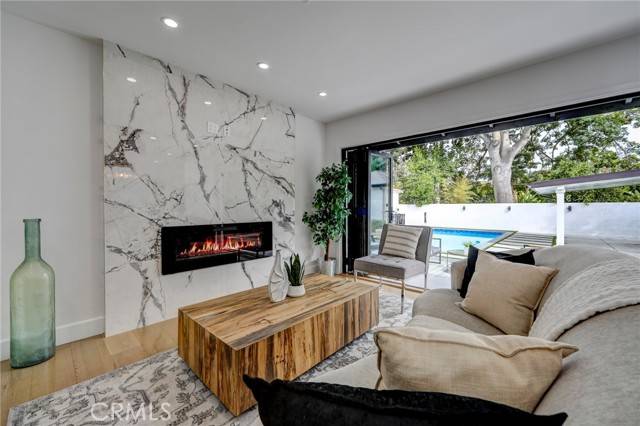 Studio City (los Angeles), CA 91604,12701 KLING