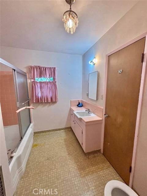 Van Nuys (los Angeles), CA 91405,14930 Leadwell Street