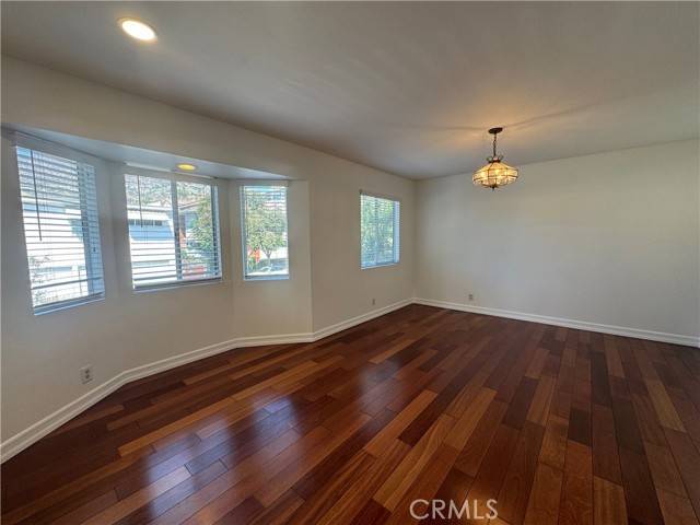 Glendale, CA 91202,302 W Loraine Street #5