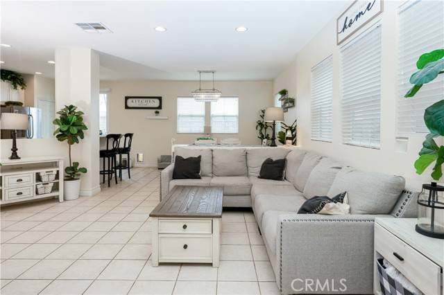 Valencia (santa Clarita), CA 91354,29338 Dakota Drive