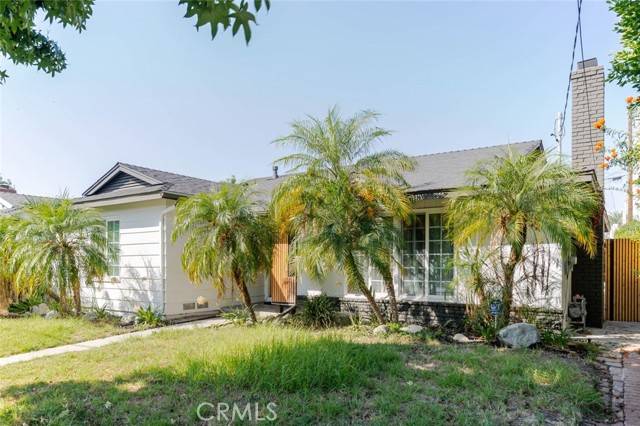 Van Nuys (los Angeles), CA 91405,7459 Sylmar Avenue