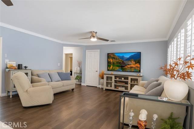 Reseda (los Angeles), CA 91335,19122 Vanowen St