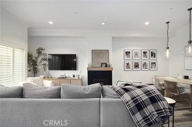 Sherman Oaks, CA 91401,13360 Burbank Boulevard #16