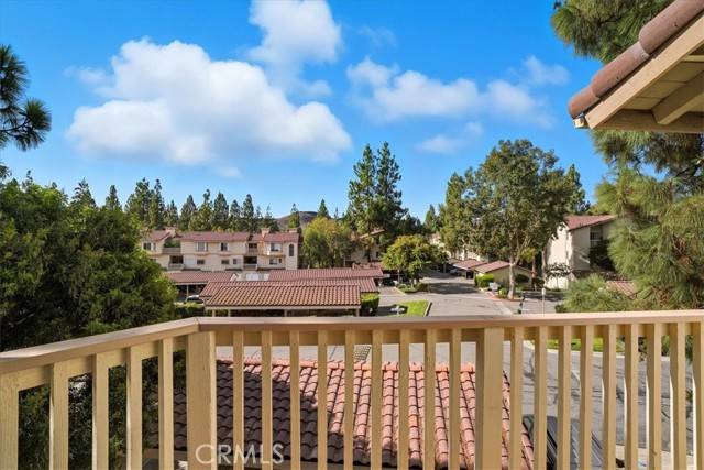 Oak Park, CA 91377,5805 Oak Bend #302