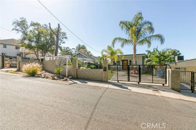 Tujunga (los Angeles), CA 91042,10917 Tujunga Canyon Boulevard