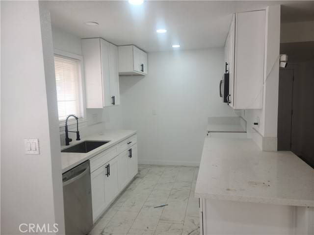 Lancaster, CA 93535,45449 3rd