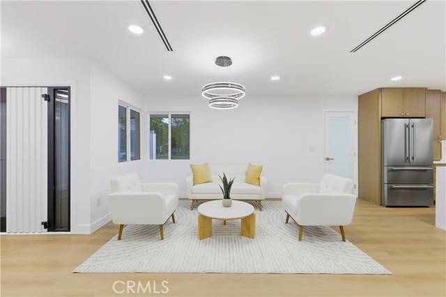 Northridge (los Angeles), CA 91325,17813 Lemarsh street