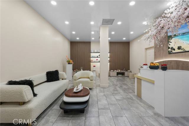 Glendale, CA 91204,Address not disclosed