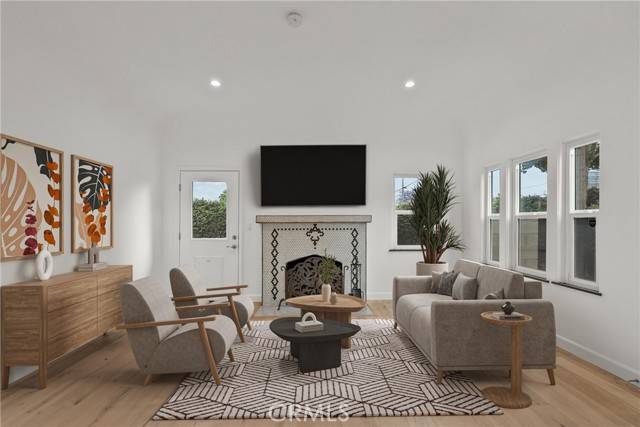 Los Angeles, CA 90035,1622 Alvira