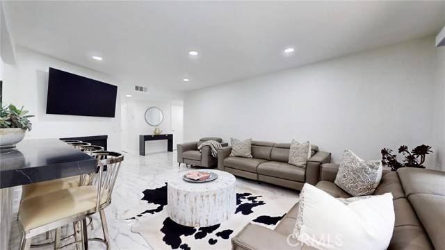 Calabasas, CA 91302,4632 Park Granada #93