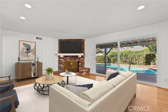 Northridge (los Angeles), CA 91343,16951 Knapp Street