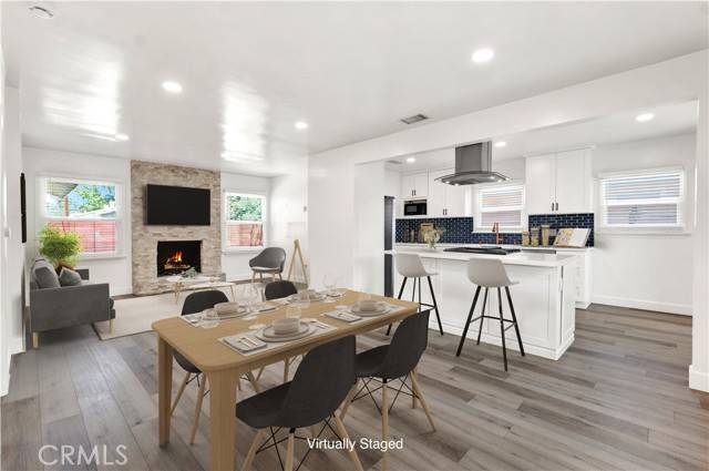 Los Angeles, CA 91406,7517 Louise Avenue