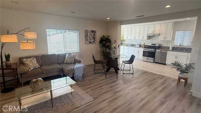 Pacoima (los Angeles), CA 91331,11319 Glenoaks