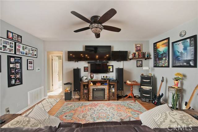 Granada Hills (los Angeles), CA 91344,10521 Blucher