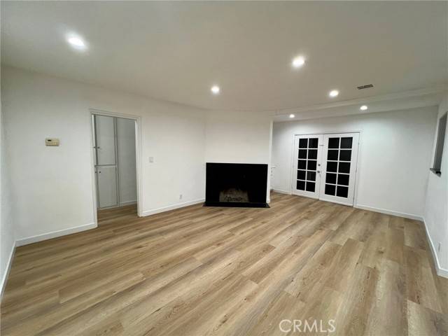 Reseda (los Angeles), CA 91335,18656 Runnymede Street