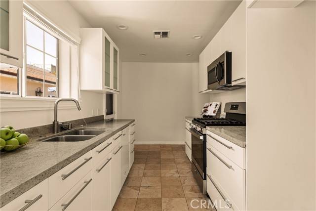 Sherman Oaks (los Angeles), CA 91403,15231 Camarillo Street