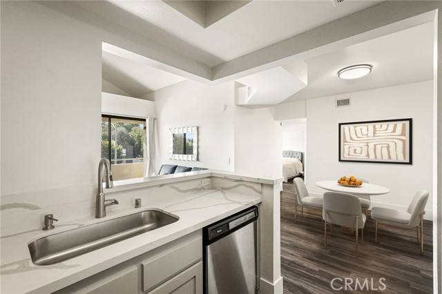 Reseda (los Angeles), CA 91335,19009 Sherman Way #81