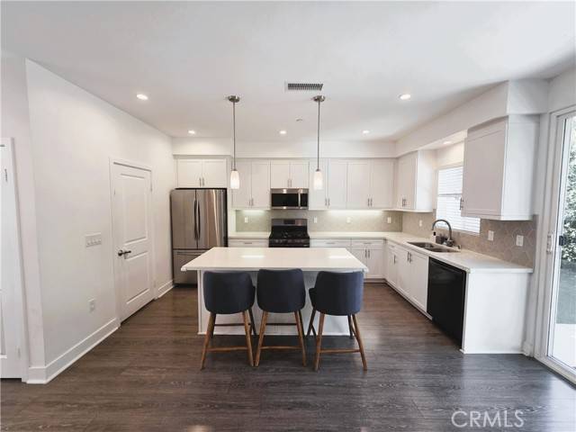 Reseda (los Angeles), CA 91335,6747 Rhea Court