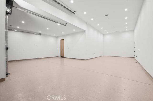 Woodland Hills (los Angeles), CA 91367,22924 Erwin Street