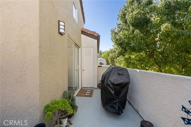 Newhall (santa Clarita), CA 91321,24496 Valle Del Oro #204