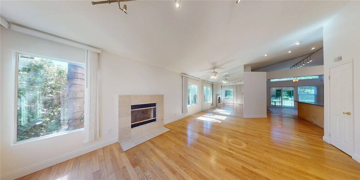 Moorpark, CA 93021,15479 Doris Court