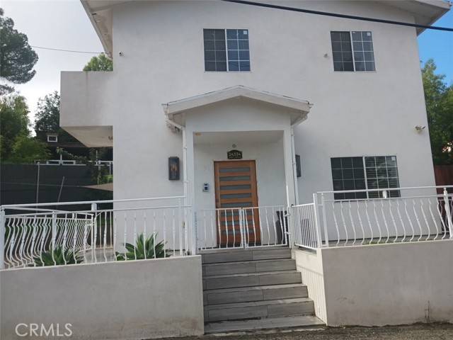 Woodland Hills (los Angeles), CA 91367,24334 CRESTLAWN Street