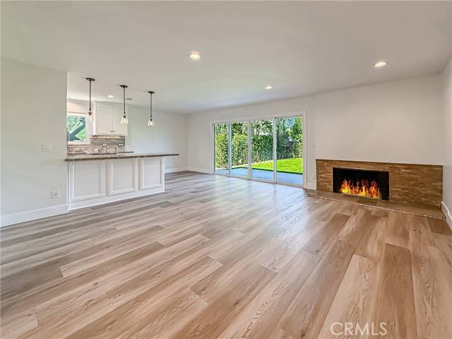 West Hills (los Angeles), CA 91307,23275 Hamlin