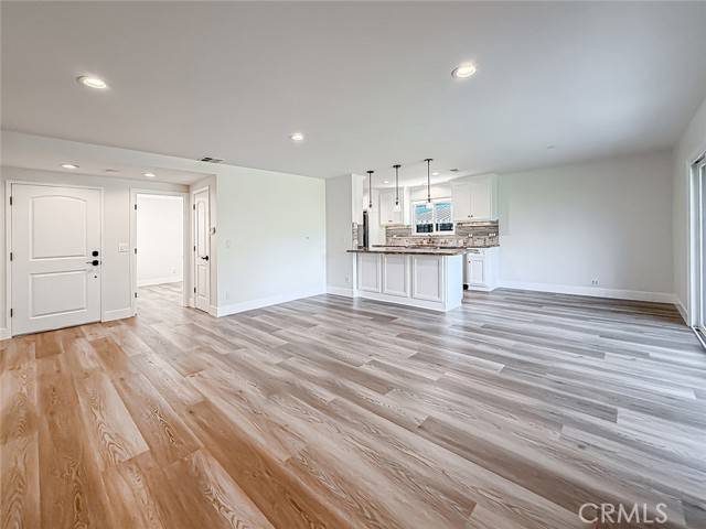 West Hills (los Angeles), CA 91307,23275 Hamlin