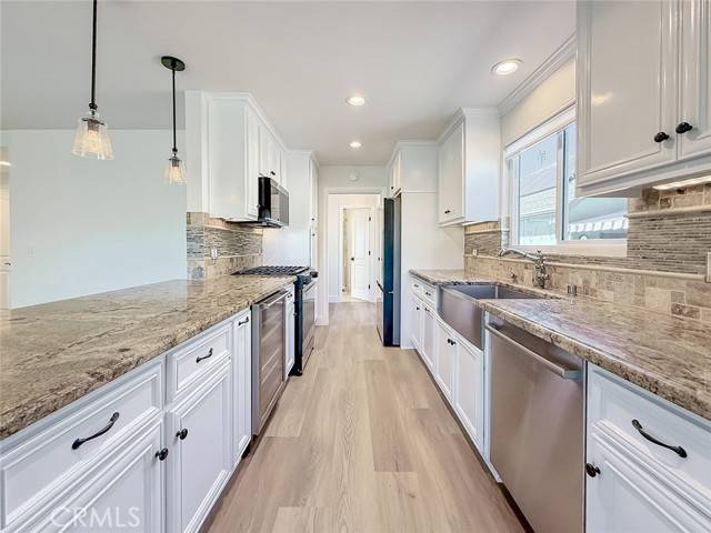 West Hills (los Angeles), CA 91307,23275 Hamlin