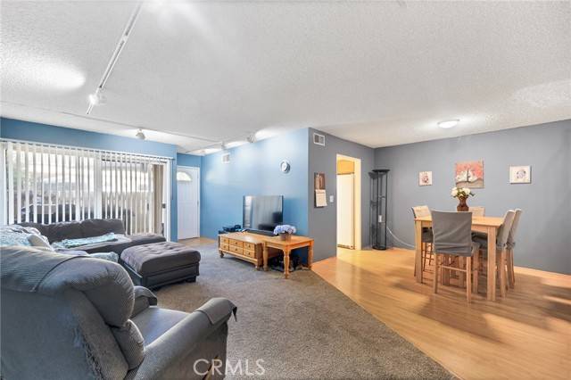 Reseda (los Angeles), CA 91335,8060 Canby Avenue #2