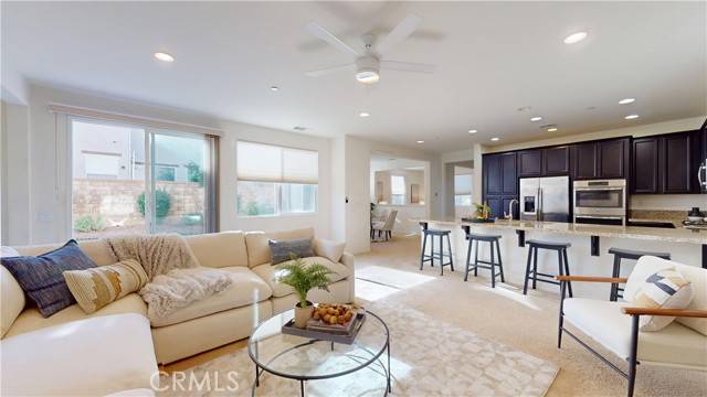 Valencia (santa Clarita), CA 91354,28620 Vista Del Rio