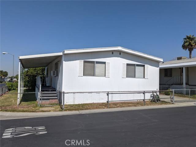 Fontana, CA 92336,7908 Tokay Avenue #95